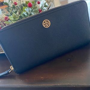 Tory Burch wallet